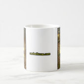 最も悲しい蜂のマグ(プアホワイトの背景と!) コーヒーマグカップ (中央)