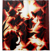 最も暗い赤い背景に彫られた焚き火 シャワーカーテン (正面)