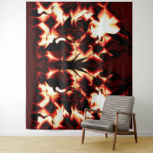 最も暗い赤い背景に彫られた焚き火 タペストリー (インサイチュ)