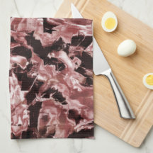 最も暗い赤の上に浮いている銅または岩のブレード