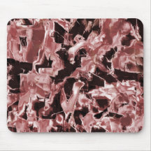 最も暗い赤の上に浮いている銅または岩のブレード