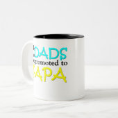 最も最高のなパパはパパに促進されて得ます ツートーンマグカップ (正面左)