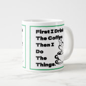 最初にコーヒーを飲み、次にマグを飲む ジャンボコーヒーマグカップ (正面右)