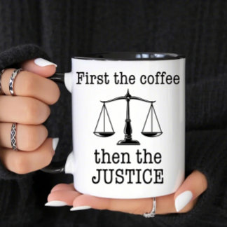 最初にコーヒーを、次に司法弁護士おもしろいを マグカップ