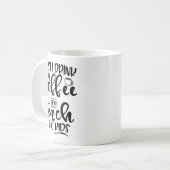 最初に私はコーヒーを飲みますそれから私が子供を教える コーヒーマグカップ (正面左)