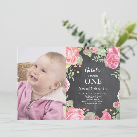 最初に第1誕生日の招待状のピンクの花柄 招待状 (スタンド正面)