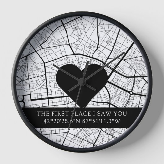 最初に見た場所は座標をマップカスタムした 壁時計 (正面)