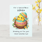 最初のイースターの姪の雛が殻から出て カード (黄色い花)
