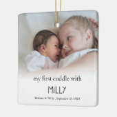最初のカドルと兄弟姉妹名フォト生まれたばかりのベビー セラミックオーナメント (左)