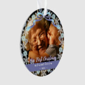 最初のクリスマスおばあちゃんスノーフレークスリボンライトブルー オーナメント (正面)