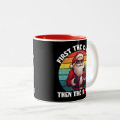 最初のコーヒーホホホーのサンタクロース ツートーンマグカップ (正面右)