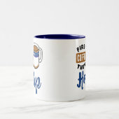 最初のコーヒー、ハープ音楽の愛好家 ツートーンマグカップ (中央)