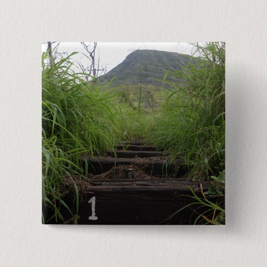 最初のステップ招待状はココククレーターをハイカー 缶バッジ (正面)