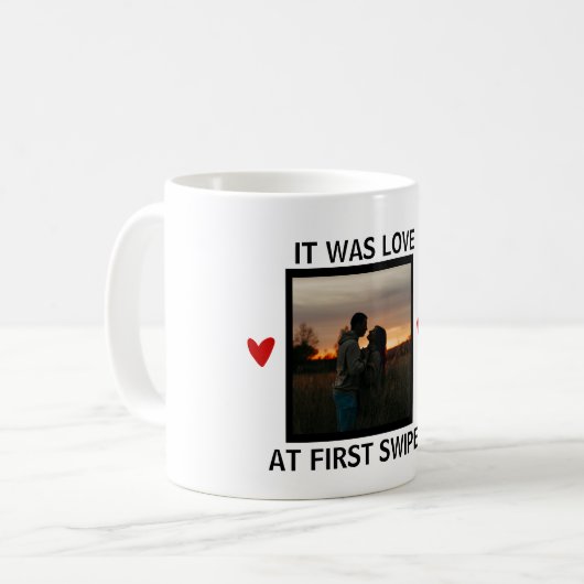 最初のスワイプで愛オンライン夫婦のバレンタインデー コーヒーマグカップ (正面左)