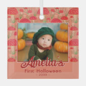 最初のハロウィーンレッドキノコ秋写真 ガラスオーナメント (正面)