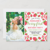 最初のバースデー ストロベリー 1歳の誕生日 カスタム フォト 招待状 (正面)
