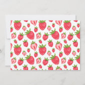 最初のバースデー ストロベリー 1歳の誕生日 カスタム フォト 招待状 (裏面)