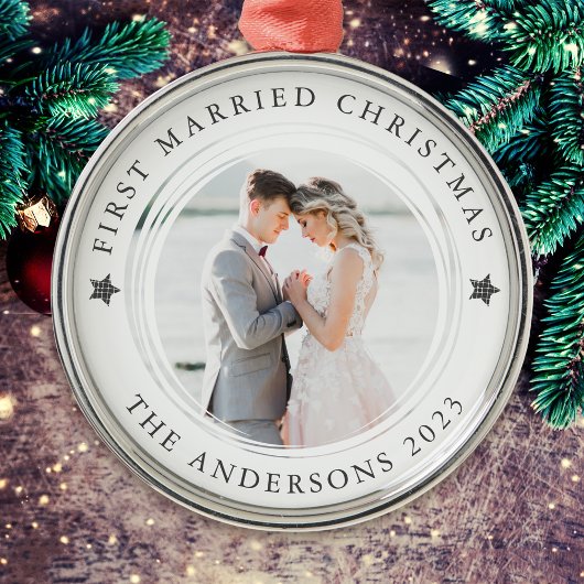最初のパーソナライズされたク結婚したリスマス写真 メタルオーナメント