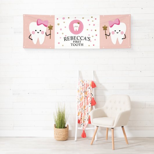 最初のパーソナライズされた歯の女の子のパーティーの装飾。 横断幕 (インサイチュ)