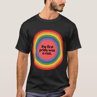 最初のプライドはレトロな暴動でした Tシャツ