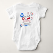 最初の労働日 ベビーボディスーツ (裏面)