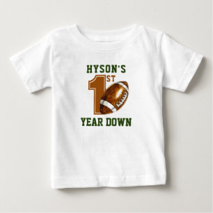 最初の年を下回る サッカーの最初の誕生日パーティー ベビーTシャツ
