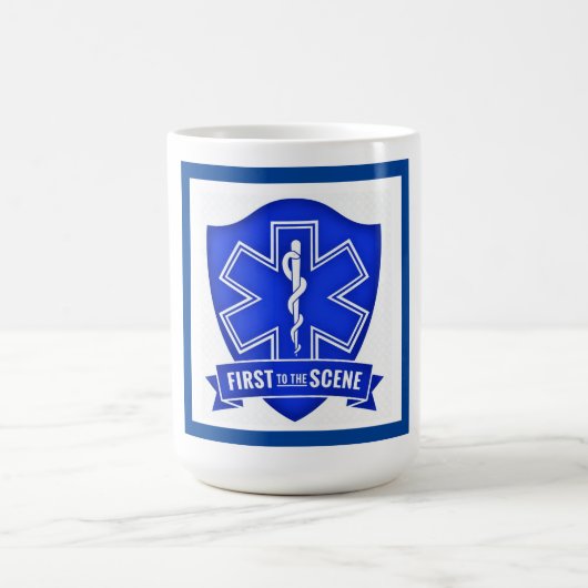 最初の応答者 コーヒーマグカップ (中央)