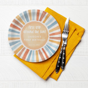 最初の旅のまわりに太陽の最初の誕生日パーティー ペーパープレート