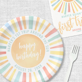 最初の旅のまわりに日の最初の誕生日パーティー ペーパープレート