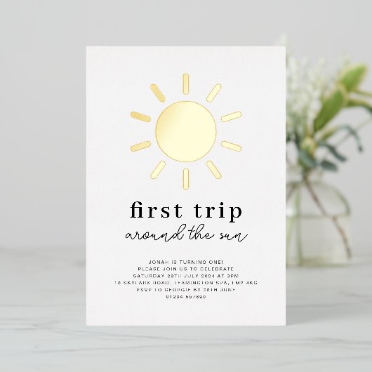 最初の旅のまわりに日の最初の誕生日金ゴールド 箔招待状 (立ち正面)