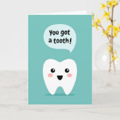 最初の歯が生えたおめでとう カード (黄色い花)