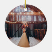 最初の素朴クリスマスの写真 セラミックオーナメント (裏面)