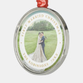 最初の結婚したクリスマスとカスタム写真 メタルオーナメント (左)