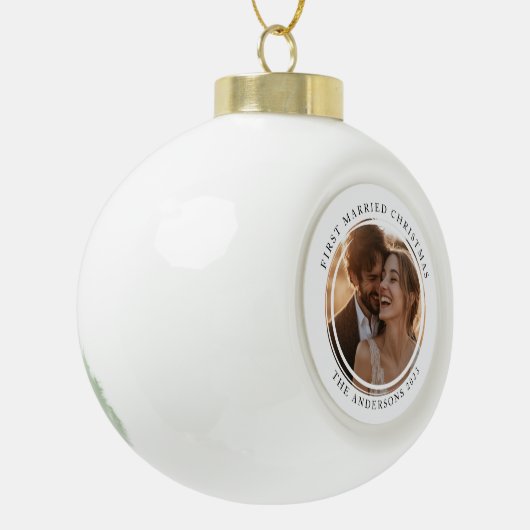 最初の結婚したクリスマスカスタムの写真 セラミックボールオーナメント (左)
