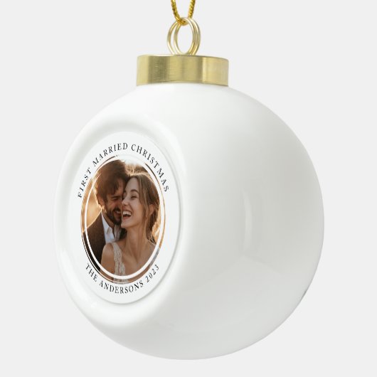 最初の結婚したクリスマスカスタムの写真 セラミックボールオーナメント (右)
