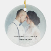 最初の結婚したクリスマスフォトオーバーレイ セラミックオーナメント (裏面)
