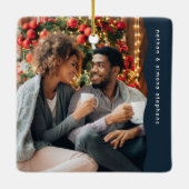 最初の結婚したクリスマス2枚の写真シンプル海軍 セラミックオーナメント (裏面)