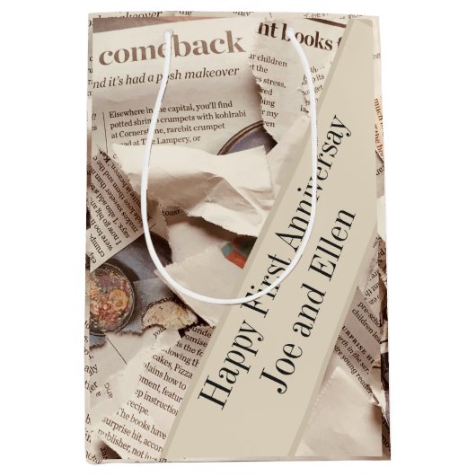 最初の結婚記念日の編集可能 ミディアムペーパーバッグ (正面)