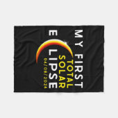 最初の総太陽の食4月8日幼児の子供たちE フリースブランケット (正面(横))