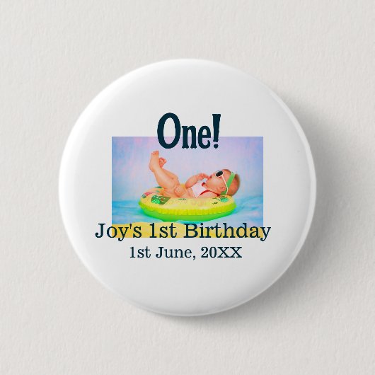 最初の誕生日の写真モダンを1つ追加する日付 缶バッジ (正面)