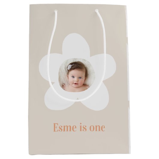 最初の誕生日デイジーボホレトロテラコッタナチュラル ミディアムペーパーバッグ (正面)