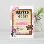 最初の誕生日パーティーの招待ワイルドウエスト女性のカーボーイ 招待状 (スタンド正面)