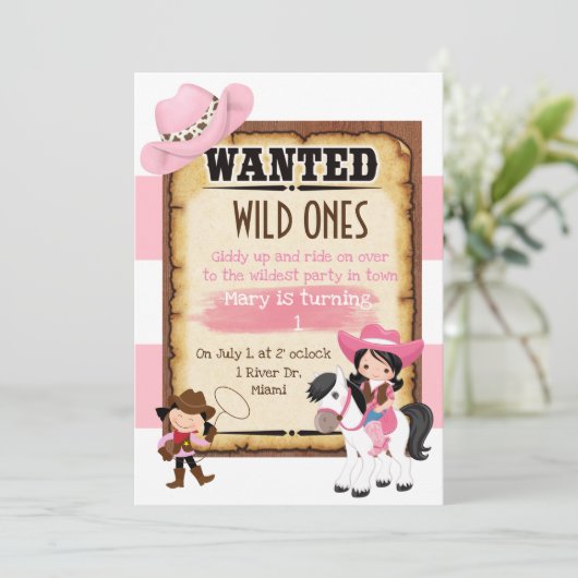 最初の誕生日パーティーの招待ワイルドウエスト女性のカーボーイ 招待状 (スタンド正面)