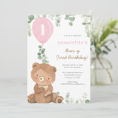 最初の誕生日ピンクの緑の女の子のバルーンを負担 招待状 (スタンド正面)