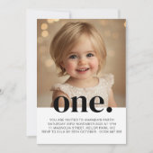 最初の誕生日フォト招待状インBrown & White 招待状 (正面)