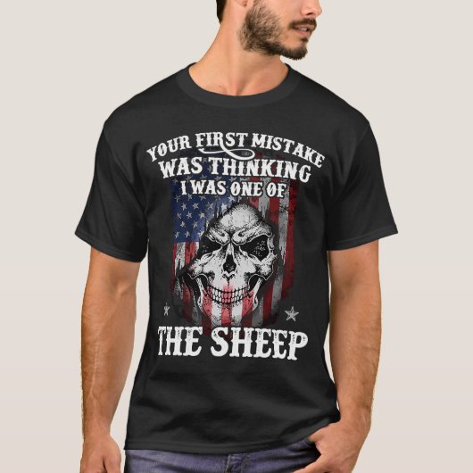 最初の間違いは私をSだと思ったこと Tシャツ (正面)