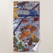 最初の雪カモフラージュデコア ビーチタオル (正面)