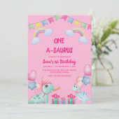 最初の1歳の誕生日 恐竜と虹 ピンク 招待状 (スタンド正面)