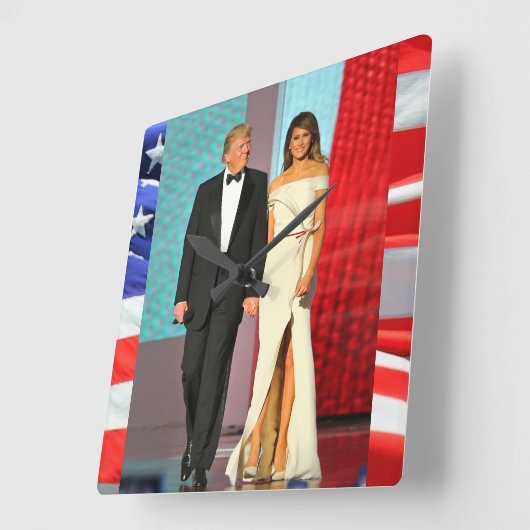最初カップルドナルドおよびMelaniaの切札の自由の球 スクエア壁時計 (傾斜)