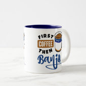 最初コーヒーそしてバンジョーの音楽愛好者 ツートーンマグカップ (正面右)